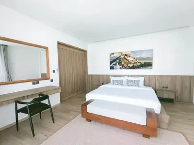 Élégante villa avec piscine 2 chambres en location annuelle à Choeng Thale, Phuket