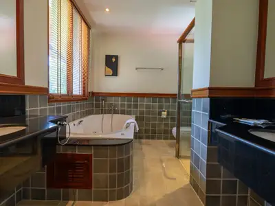 Angsana Laguna Villa – Villa avec piscine 4 chambres et grand jardin à louer près de la plage de Bang Tao