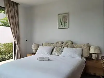 Superbe villa avec piscine 4 chambres en location annuelle à Choeng Thale, Phuket