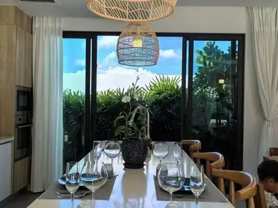Superbe villa avec piscine 4 chambres en location annuelle à Choeng Thale, Phuket