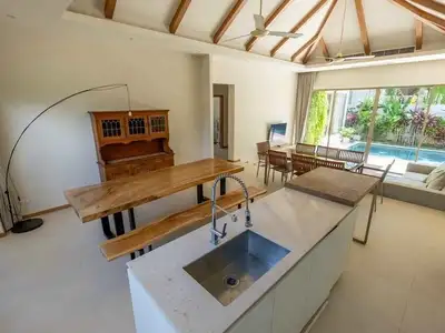 Trichada Villa – Maison avec piscine 3 chambres à Cherngtalay, Phuket