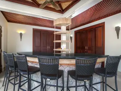 Luxueuse villa Sai Taan 5+1 chambres avec piscine et salle de spa
