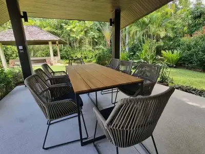Spacieuse villa avec piscine 4 chambres à louer à Layan