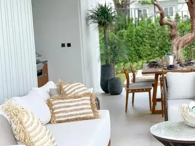 Villa Botanica : élégante villa avec piscine 4 chambres à louer à Layan