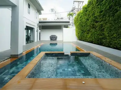 Luxueuse villa avec piscine 6 chambres à louer à Bang Tao