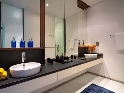 Superbe villa avec piscine 4 chambres vue mer en location annuelle à Phuket