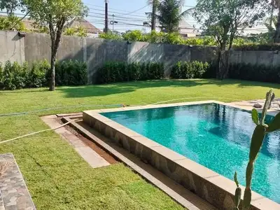 Élégante villa avec piscine 4 chambres à louer à Tanode Estate 2, Cherngtalay