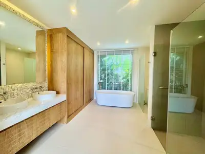 Trichada Breeze – Élégante villa avec piscine 3 chambres à louer à Bang Tao, Phuket