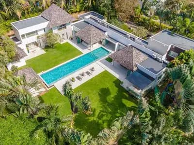Vaste villa avec piscine privée 5 chambres à louer à Layan, Phuket