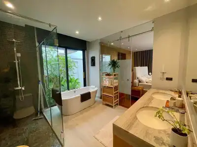 Villa de luxe avec piscine de style loft moderne à louer à Cherngtalay, Phuket