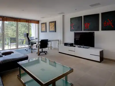 Penthouse de luxe à louer à The Lofts Surin Beach – À deux pas du plus beau littoral de Phuket