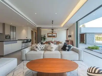 Élégante villa avec piscine 3 chambres à Clover Residence – Emplacement de choix à Phuket