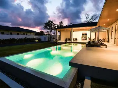 Spacieuse villa avec piscine 3 chambres à Bang Jo – Tranquillité & praticité