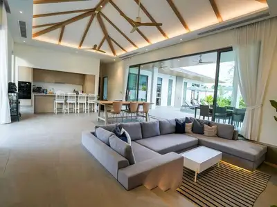 Spacieuse villa avec piscine 3 chambres à Bang Jo – Tranquillité & praticité