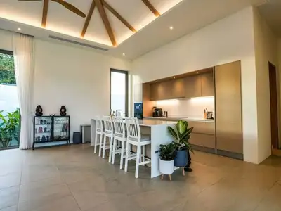 Spacieuse villa avec piscine 3 chambres à Bang Jo – Tranquillité & praticité