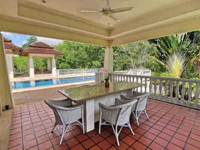 Spacieuse villa 7 chambres avec piscine privée et grand jardin à Thalang