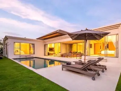 Élégante villa 3 chambres avec piscine privée à Trichada Breeze, Bang Tao, Phuket