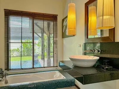 Villa 4 chambres à louer ou à vendre dans le projet Two Villa, Layan Beach