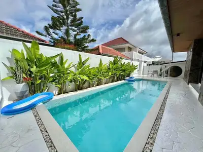 Villa moderne avec piscine en location longue durée à Cherngtalay