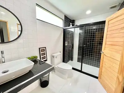 Villa moderne avec piscine en location longue durée à Cherngtalay