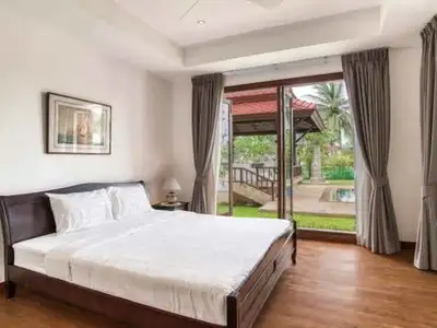 Élégante villa avec piscine 4 chambres à louer à Angsana Laguna Phuket