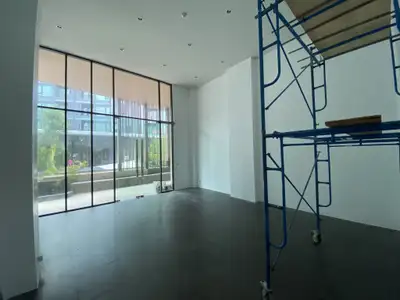 Aristo 1 : local commercial en pleine propriété à vendre à Surin | SD27052550