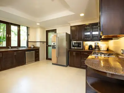 Villa en location longue durée au Maan Tawan Estate – Élégante 4 chambres près de Layan Beach, Phuket