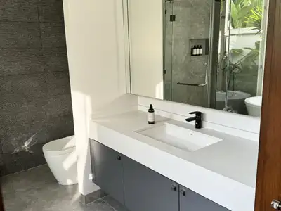 Botanica, villa de luxe avec piscine 3 chambres à louer avec vue forêt près de Layan, Phuket