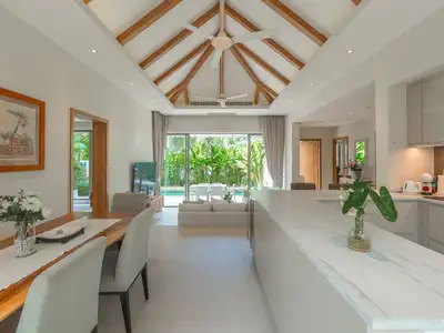 Trichada Villa à vendre à Phuket – Élégante villa avec piscine | SD05112501