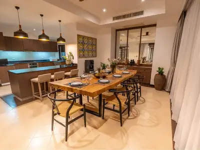 Laguna Village Lakeview – Élégante villa avec piscine 4 chambres en location longue durée