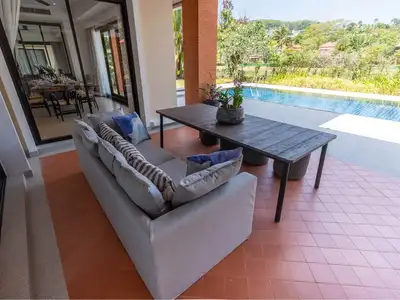 Laguna Village Lakeview – Élégante villa avec piscine 4 chambres en location longue durée