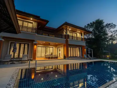 Laguna Village Lakeview – Élégante villa avec piscine 4 chambres en location longue durée