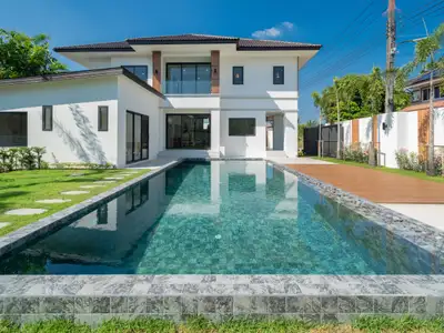 Superbe villa 4 chambres avec piscine à Sri Sunthon, Phuket | SI28052601