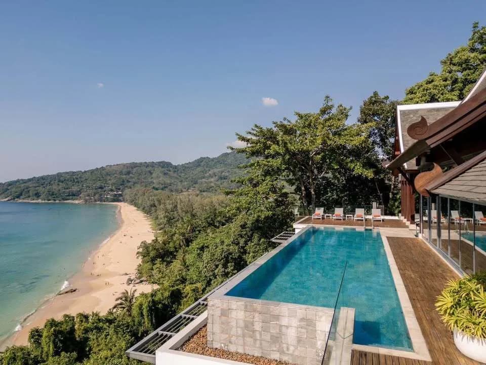 Élégante villa avec piscine 4 chambres vue mer à louer à Nai Thon